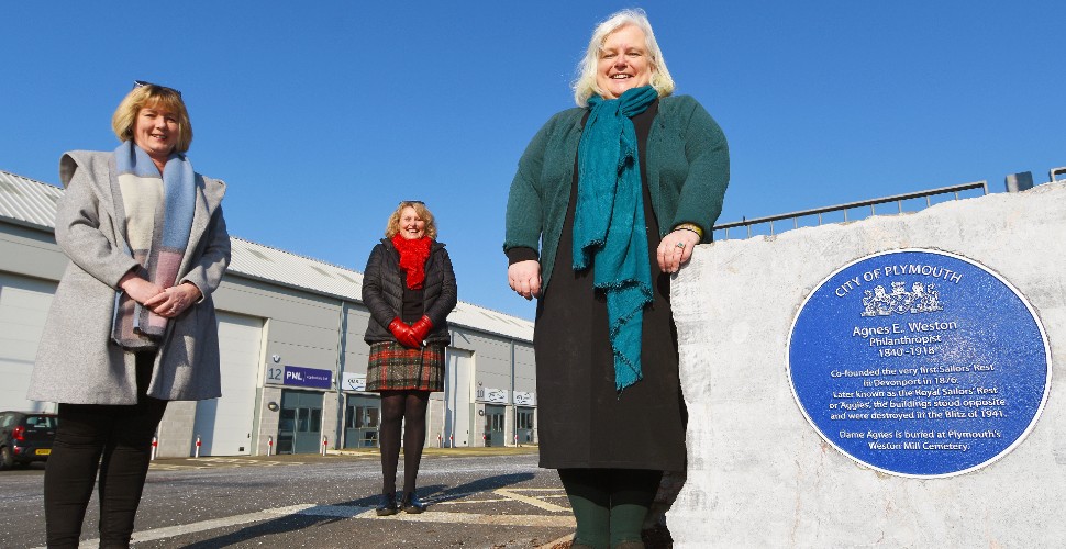 Councillors Sally Haydon, Sue Dann and Jemima Laing with the Aggie Weston Plaque 